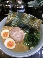 「味玉ラーメン大盛り」@らーめんありがた家の写真