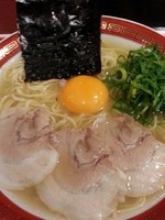 「味自慢ラーメン650円+生卵100円」@佐賀ラーメン 美登里の写真