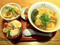 「醤油ラーメン ディナーセット」@本格香湯麺 福豊の写真