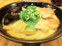 「トンコツ合わせラーメン」@麺匠 克味の写真