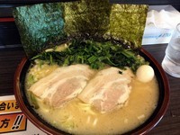 「醤油ラーメン・大盛（７５０円）」@豚とことんの写真