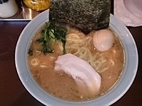 「らーめん（中）＋味玉」@横浜家系らーめん いずみ家の写真