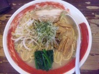 「豚しょうゆ白湯(太麺･大盛)850円」@山形麺屋 めんこいやの写真