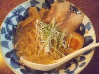 「特製しおらーめん」@麺屋 居間人の写真