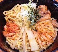 「浜辛そば（並盛り150g） 580円」@油そば専門店 浜そば 本店の写真