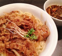 「肉盛りつけ麺 大400ｇ980円」@魁 肉盛りつけ麺 六代目けいすけの写真