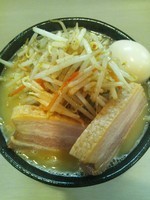 「ダントツ塩ラーメン（味玉トッピング）」@満腹ラーメン 一朗 池下店の写真