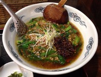 「めん坊のニラそば(中辛)＋EX＋ライス」@ラーメン創作麺処 めん坊の写真