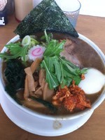 「豚骨辛味噌ラーメン + 半ライス」@MENYA 食い味の道有楽の写真