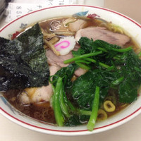 「チャーシューーメン+大盛り+ほうれん草」@青島食堂 秋葉原店の写真