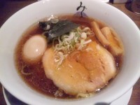 「味玉醤油らーめん750円太麺」@麺処みどり 伊勢崎店の写真