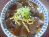 「馬肉支那そば・チャーシューメン大盛850円」@まる久の写真