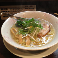 「塩ラーメン+サービス半ライス¥700」@旬ダイニング 鶴田の写真