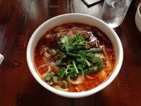 「麻辣刀削麺　780円」@西安刀削麺酒楼 三田店の写真