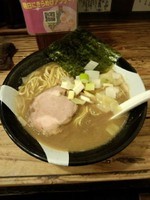 「煮干ラーメン」@すごい煮干ラーメン凪 新宿ゴールデン街店 本館の写真