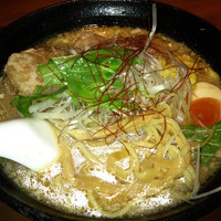 「（期間限定）竜田揚げチャーシューみそラーメン¥1000」@Dragon Noodle's ドラゴンラーメンの写真