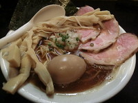 「特製そば（950円）＋メンマ（100円）＋大盛り（100円）」@麺処 晴の写真