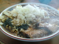 「ラーメン　600円＋やくみ（玉葱）50円＝650円」@梅乃家の写真