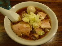 「まるももラーメン＋味玉」@まるもも食堂の写真