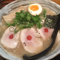 「紀州鶏塩らー麺^ ^熟成^ ^大盛り」@三麺流 武者麺 江坂店の写真