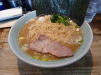 「中ラーメン」@壱六家 大和店の写真