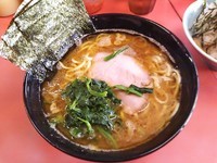 「ラーメン(630円)+ライス(150円)」@ラーメン杉田家の写真
