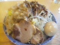 「汁なし大盛:味玉付:野菜･魚粉･背脂増し:にんにく抜き:味濃」@麺屋 春馬の写真