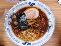 「らーめん(600円)+半ライス(100円)」@らぁ麺 つねの写真