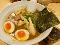 「煮干醤油ＳＯＢＡ（並）＋味玉」@銀座 篝の写真