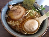 「和風魚介中華そば（味玉付）７００円」@麺屋 ざくろの写真