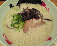 「とんこつらーめん（替え玉２回：無料）　５００円」@博多風龍 神田西口店の写真