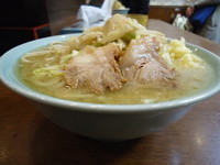 「ラーメン(ニンニク少な目・アブラ)700円」@ラーメン二郎 池袋東口店の写真