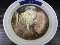 「黒ラーメン(650円)」@山手 別館の写真
