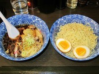 「肉ワンタンつけ麺580円＋麺中盛50円＋味玉80円」@肉厚わんたん麺と手作り焼売 ら麺亭 浅草支店の写真