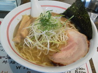 「魚介しょうゆラーメン　鰯 Ｗ ：背脂なし（大盛り）」@俺らラーメン ちょもらんまの写真