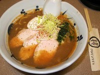 「海老と春キャベツの味噌らーめん　700円」@与ろゐ屋の写真