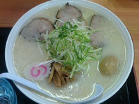 「一周年記念ラーメン・塩白湯特盛660円」@俺の中華 たなか家 本店の写真