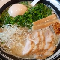 「濃厚味玉（チャーシュー＋青ネギねぎトッピング）」@めん処 かわ田の写真