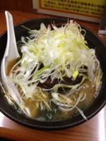 「元気の源ねぎラーメン（しょうゆ) ￥850」@しょうゆ専科 ラーメン鳥末の写真