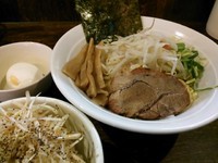 「油そば（並盛）550円＋ネギごはん200円（味玉サービス）」@伝家 志木店の写真