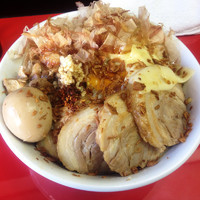 「汁なし（中）￥８００＋小豚￥２００＋スラチー￥８０」@びんびん豚の写真