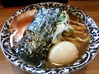 「らーめん690円＋味玉100円」@らーめん マル汁屋の写真