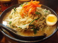 「ニラもやしらーめん(900円)半ライス(100円)」@ちくらっぽの写真