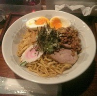 「油そば(並盛)+納豆+半熟玉子」@とんちん亭の写真