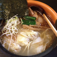 「塩わんたん850円+大盛100円+味玉100円」@らーめん まといの写真