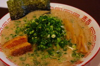 「たつぷりネギらあめん（ランチ替え玉無料）」@博多らあめん kokoroBAの写真