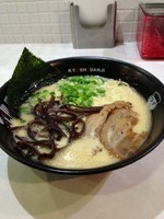 「博多ラーメン白」@九州男児 北久里浜店の写真