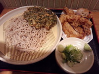 「もりそば270円＋ジャンボ唐揚げ100円＋α」@六文そば 日暮里第1号店の写真