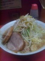 「特大ラーメン（アブラ、ニンニクちょっと）」@ラーメン二郎 大宮店の写真