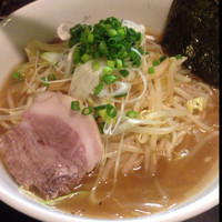 「醤油ラーメン+大盛り+ミニチャーシュー丼」@森麺蔵の写真